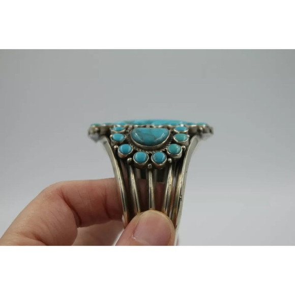Important Kirk Smith (d) Vintage Native American Navajo  Kirk Smith Navajo Turquoise 925 Silver Bracelet